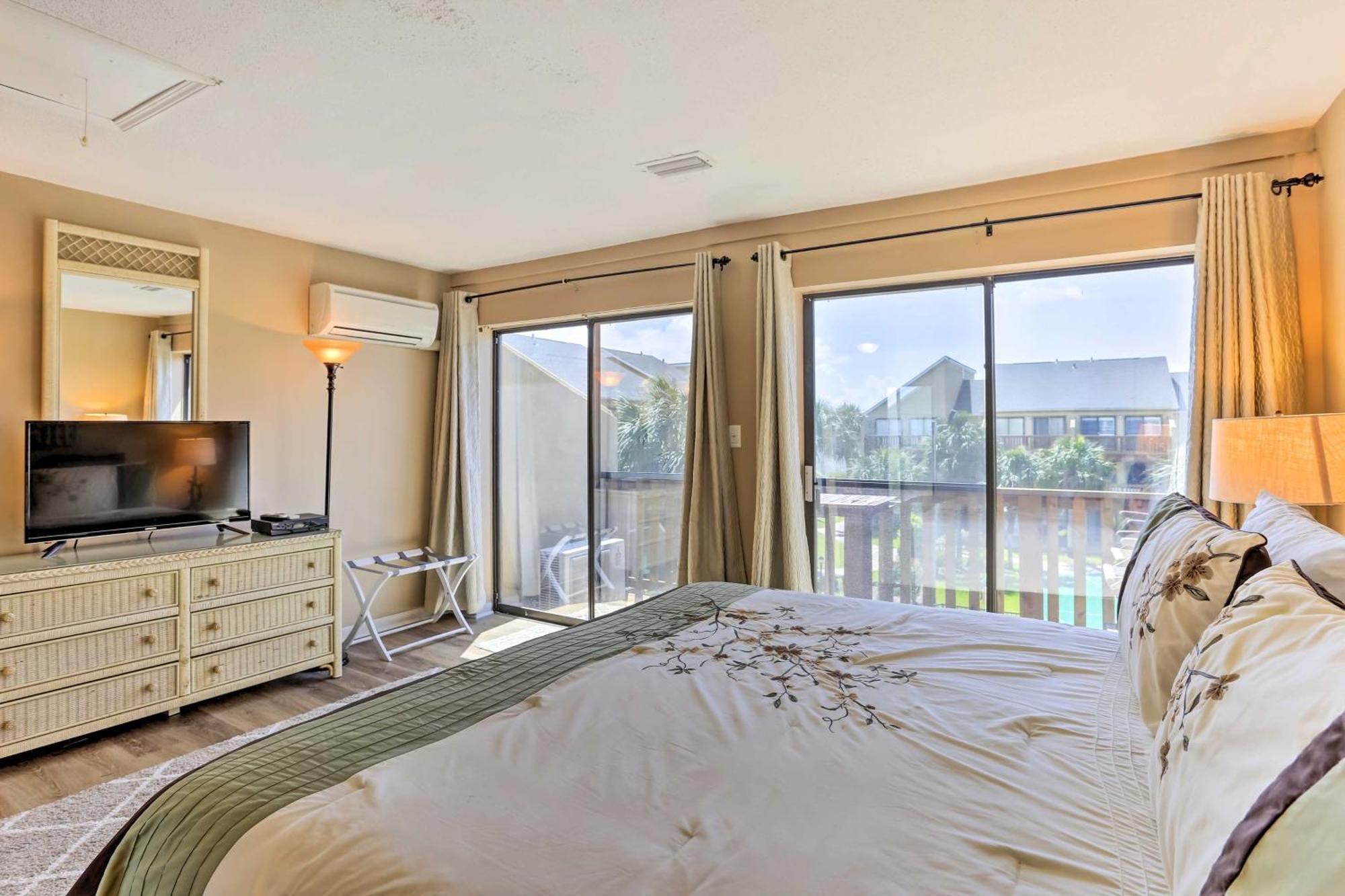 Apartment Seaside Panama With Outdoor Pool! *